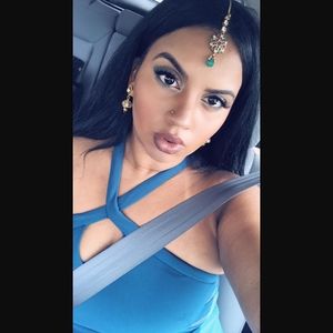 Meet your Posher, Sharinel